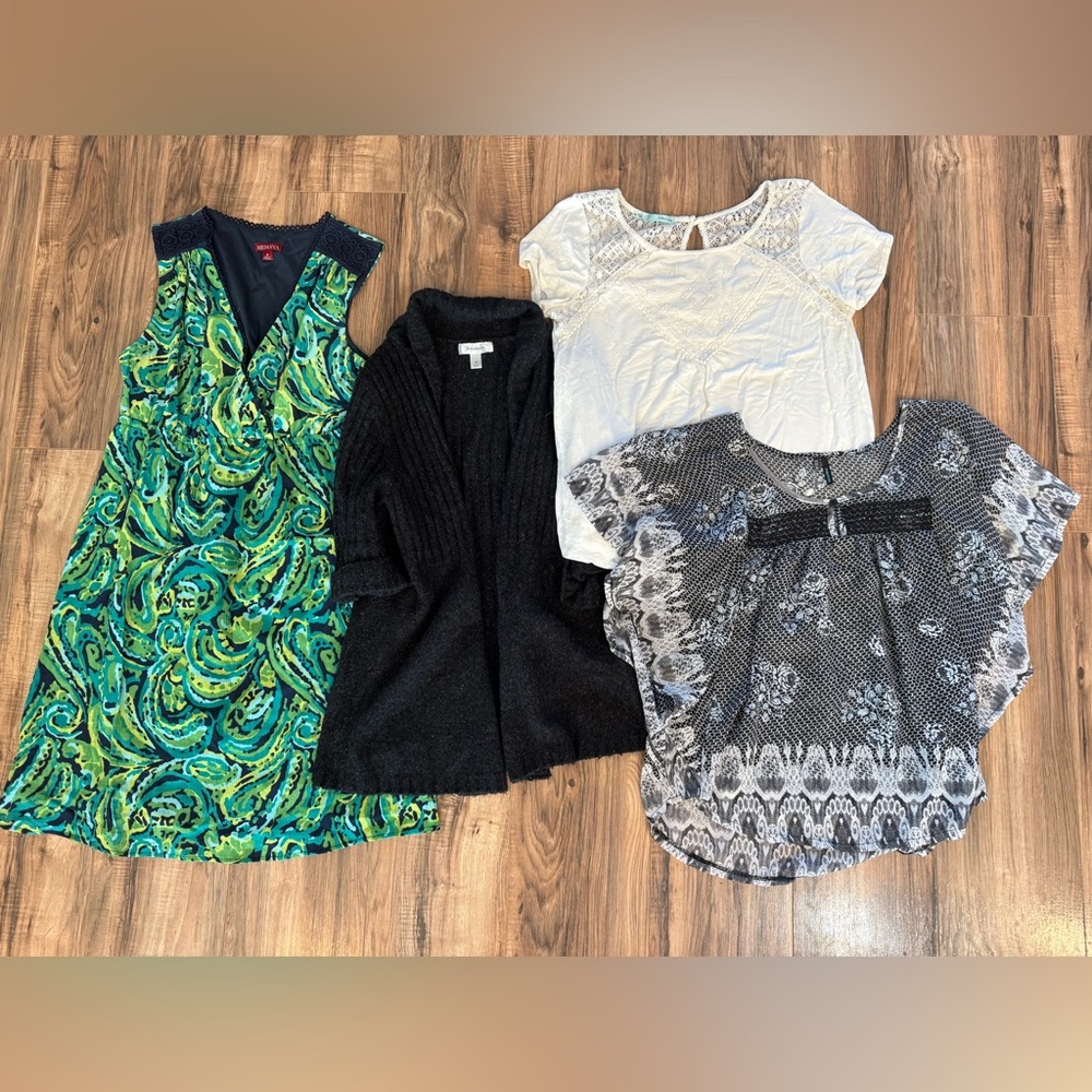 Women’s Medium Clothing Bundle